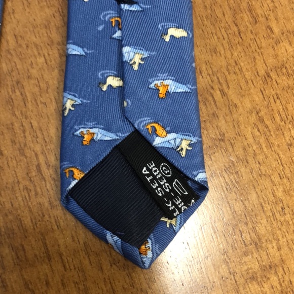 Salvatore Ferragamo 100% blue silk tie featuring paper boat with duck and fish - Picture 5 of 7